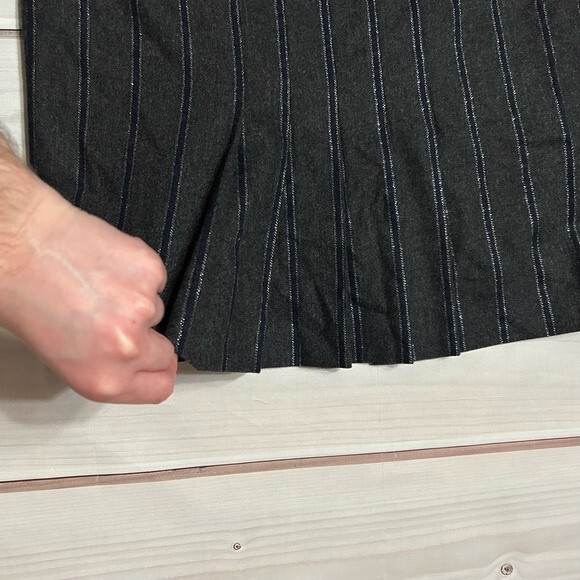 Escada Vintage wool pin stripped pencil skirt pleated hem pockets US size 14 - Picture 4 of 6